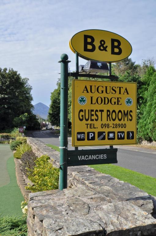 Augusta Lodge Guesthouse Westport Eksteriør bilde